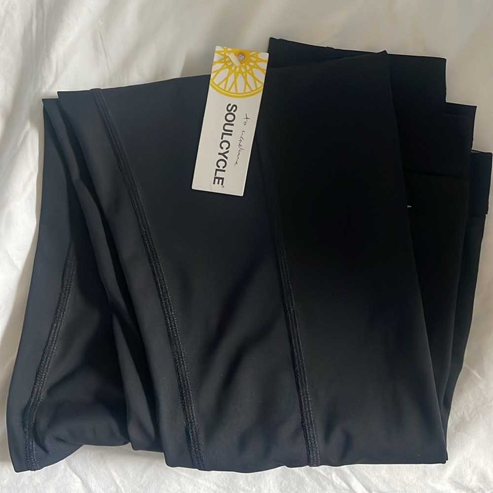 NWT: Soulcycle Skull Logo Nike Pro Large Black Exercise pants (Neverworn!)